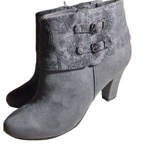 Gray Soft Style by Hush Puppies Comfort Boots sz 6.5 Wide ~ Like new